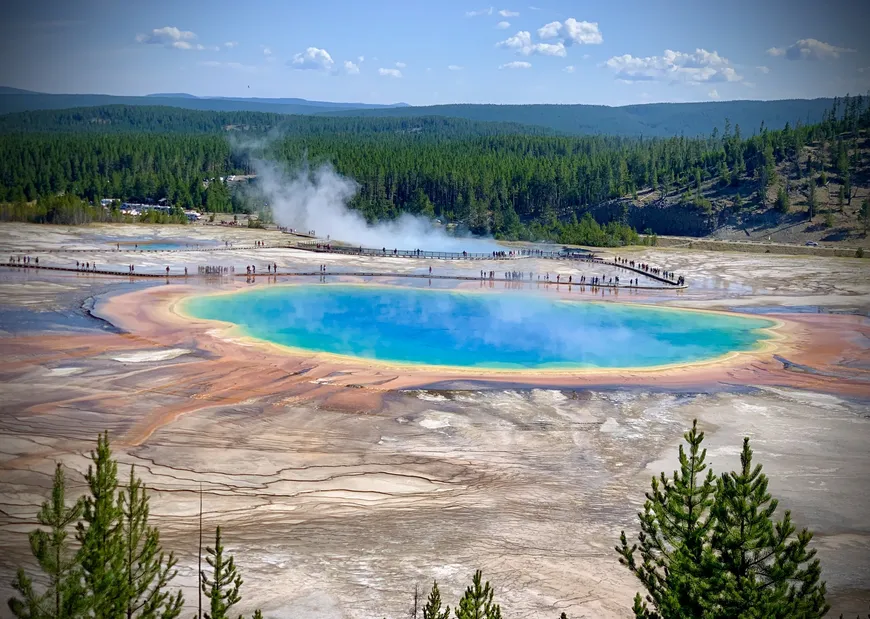 Grand Prismatic Spring Overlook in Yellowstone - Old Faithful Hiking Trails 